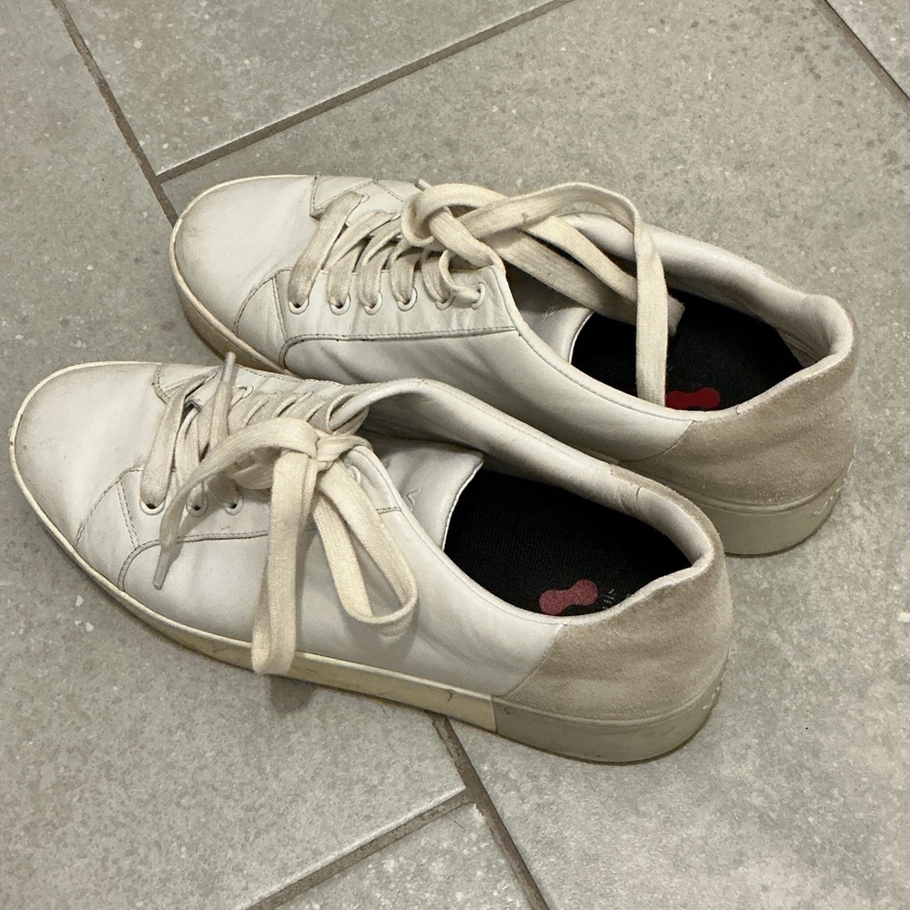 Women well worn Vince  White Low-Top Leather Sneakers